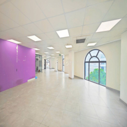 Cho thuê sàn văn phòng Lê Văn Lương 130m2 27tr lô góc full kính 