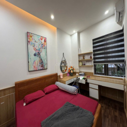 Nhà 3 tầng 4PN mặt tiền đường Tố Hữu, gần Núi Thành, nội thất đẹp