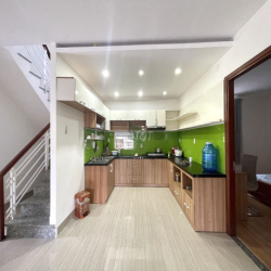 CHO THUÊ NHÀ Ở KINH DOANH SÂN VƯỜN 1000m2 PHÍA BẮC NHA TRANG