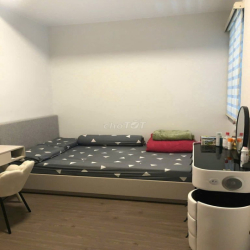 Cho thuê Căn 2PN Có sân vườn; View Hồ bơi; Gía thuê chỉ 9 triệu.