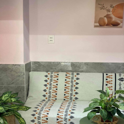 Phòng gác lửng full nội thất, sát trường Đại học bách khoa