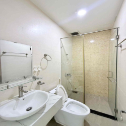 🔥Căn Hộ - 1PH Ngủ - Ban Công - Thang Máy - Hầm Xe - Máy Giặt Riêng