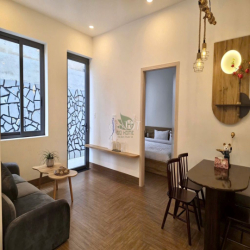 CHO THUÊ CĂN HỘ 2 PHÒNG NGỦ CÓ BAN CÔNG VIEW ĐẸP FULL NỘI THẤT