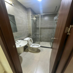 cho thuê căn green river- 2PN 2WC ở liền- có máy lạnh- 9.5 triệu