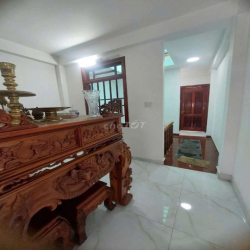 cho thuê nguyên căn mặt tiền kinh doanh đường tám danh P4Q8