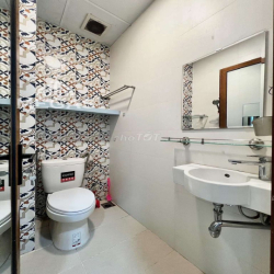 CHO THUÊ CĂN HỘ FULL NỘI THẤT GIÁ RẺ CỬA SỔ TRỜI GẦN CHỢ BẾN THÀNH
