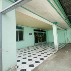 cho thuê nhà và kho, ngay ngã tư TL2 vs Hồ Văn Tắng, 13tr/tháng.