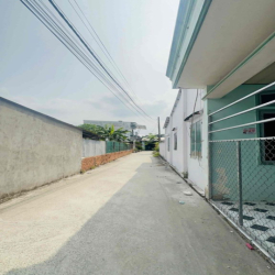 cho thuê nhà và kho, ngay ngã tư TL2 vs Hồ Văn Tắng, 13tr/tháng.