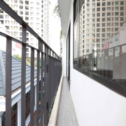 Cho thuê căn hộ full đồ 02 ngủ 120m2 ngõ 11 Tây Hồ