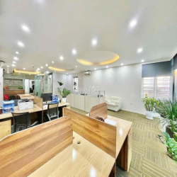 Cho thuê văn phòng tại Yên Lãng 140m2 25t view đường tàu cực đẹp