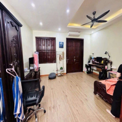 CHO THUÊ NHÀ NGUYÊN CĂN MINH KHAI 50m2 5 Tầng