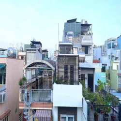 🌈 CHO THUÊ NHÀ CMT8 Q.3 – 3 TẦNG • 4PN – GIÁ 17TR/THÁNG