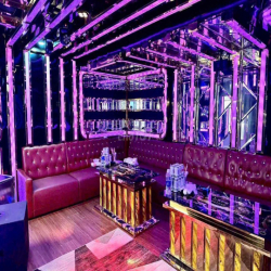 BIỆT THỰ 5PN THANG MÁY HỒ BƠI PHÒNG KARAOKE
