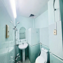 NHÀ HẺM XE HƠI  3PN GẦN MẶT TIỀN  TIỆN Ở VÀ KINH DOANH_ VP CÔNG TY