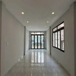 Nhà mặt tiền 4 tầng 80m2 trước cổng ĐH Công nghiệp 4 Gò Vấp 45 triệu