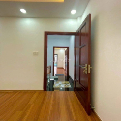 Cần cho thuê nhà HXH 549/4A Nguyễn Đình Chiểu P.2 Q.3