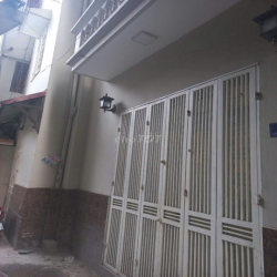 Cho thuê nhà nguyên căn, gần trường  cấp 1,2 Hoàng Hoa Thám, Vĩnh Phúc