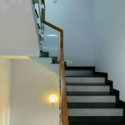 Cần cho thuê nhà HXH 549/4A Nguyễn Đình Chiểu P.2 Q.3