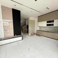 Nhà 1 Lầu 2 Mặt Tiền Hẻm 5 Lê Quang Chiểu 6,8m x 6m ( thực tế 8m )