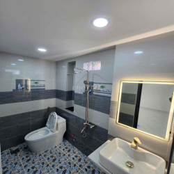 Nhà mới xây hiện đại, 3 lầu, 4 phòng ngủ