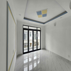 Nhà mới xây hiện đại, 3 lầu, 4 phòng ngủ