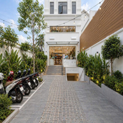 CHO THUÊ TOÀ OFFICE 2.200M2 SỬ DỤNG NGUYỄN THỊ MINH KHAI QUẬN 3 