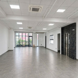 CHO THUÊ TOÀ OFFICE 2.200M2 SỬ DỤNG NGUYỄN THỊ MINH KHAI QUẬN 3 