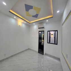 Nhà mới xây hiện đại, 3 lầu, 4 phòng ngủ