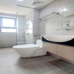 Cho thuê Bcons City Tháp Emerald - 2 pn/2wc Căn Góc - 1 phút ra Metro.