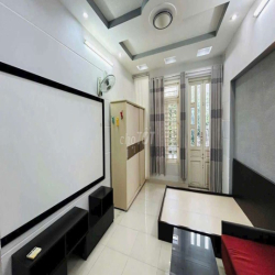 NHÀ NGAY CV LÀNG HOA 4 TẦNG