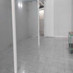 Cho thuê kho diện tích sử dụng 250m2 HXH C3 Phạm Hùng