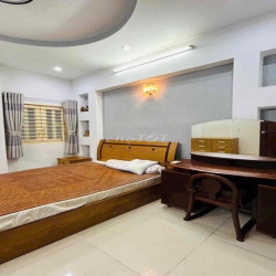 Cho Thuê Nhà Nguyên P11 4pn 5wc