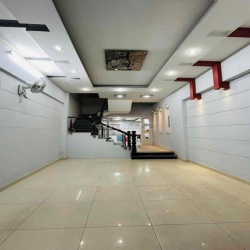 Cho Thuê Nhà Nguyên P11 4pn 5wc
