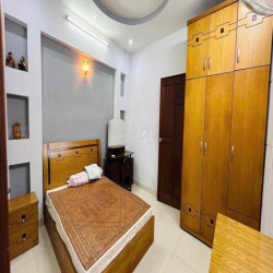 Cho Thuê Nhà Nguyên P11 4pn 5wc