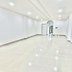 SIÊU PHẨM - 33B Trần Quang Diệu.P14.Q3 - SÀN SUỐT - DTSD 350m2