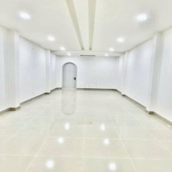 SIÊU PHẨM - 33B Trần Quang Diệu.P14.Q3 - SÀN SUỐT - DTSD 350m2