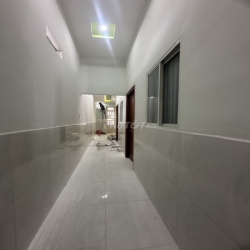 Cho thuê nhà 100m2 3PN, ngay Ngã 4 Thủ Đức, Hẻm oto thông, 11tr/ tháng
