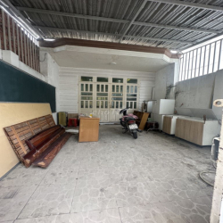 Cho thuê nhà 100m2 3PN, ngay Ngã 4 Thủ Đức, Hẻm oto thông, 11tr/ tháng