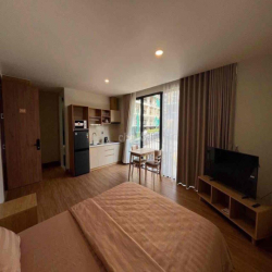 Căn Hộ Ban công Rộng 35m2 Full NT ngay Lạc Long Quân - Đông Hồ - Ni Sư