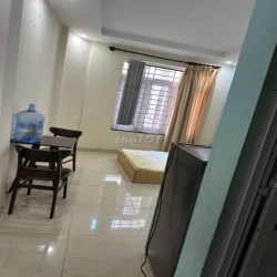 Cho thuê ngắn hạn phòng full nội thất, Q1 