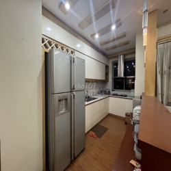 Cho thuê căn hộ 130 Đốc Ngữ. 140m2, 3 PN đủ đồ