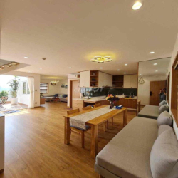 Căn hộ Penhouse 143m2 đầy đủ nội thất Khánh Hội 1