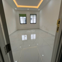 Cho thuê văn phòng KDT Vạn Phúc city 25m 5tr có tháng máy