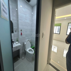 Cho thuê văn phòng KDT Vạn Phúc city 25m 5tr có tháng máy