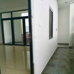 PHÒNG MỚI CÓ BAN CÔNG, MÁY LẠNH NGAY MẶ TIỀN ĐƯỜNG LÊ ĐỨC THỌ