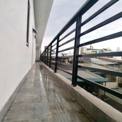 PHÒNG MỚI CÓ BAN CÔNG, MÁY LẠNH NGAY MẶ TIỀN ĐƯỜNG LÊ ĐỨC THỌ