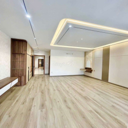 nhà mặt tiền đường số 1 ( 5 x 20 có 5pn 5wc sân thượng)