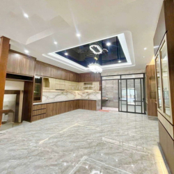 nhà mặt tiền đường số 1 ( 5 x 20 có 5pn 5wc sân thượng)