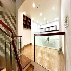 170/24F Phan Đăng Lưu P1 Q Phú Nhuận, 4,5x18m, 1T 3L 5PN 5WC