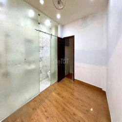 170/24F Phan Đăng Lưu P1 Q Phú Nhuận, 4,5x18m, 1T 3L 5PN 5WC